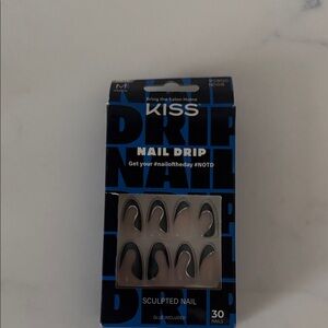 KISS Nail Drip Sculpted Nails - Black